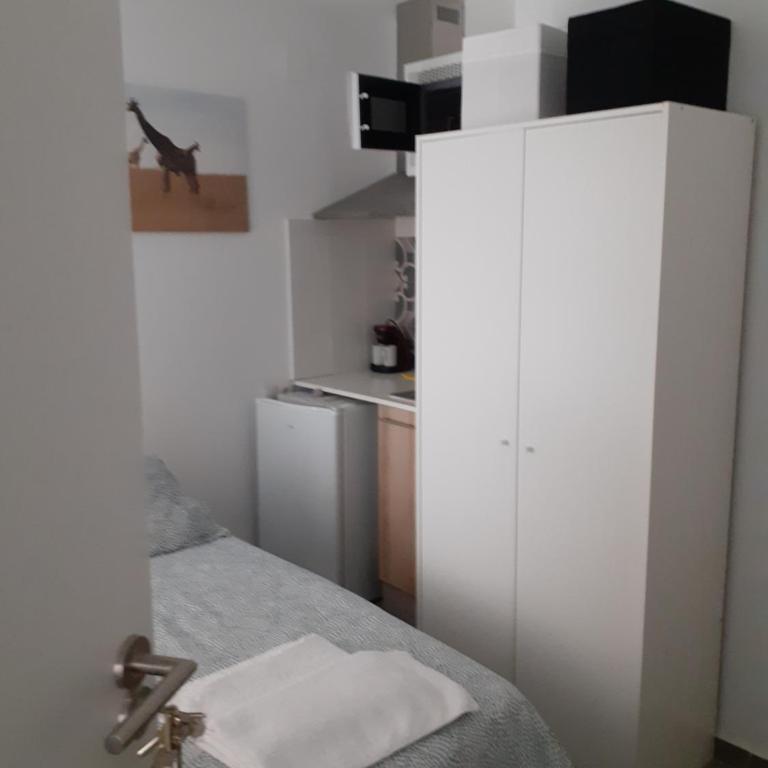 SERRANO Home - Deluxe Double Room - 10