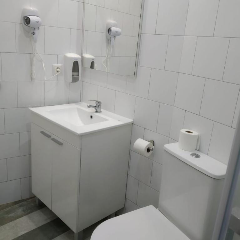 SERRANO Home - Deluxe Double Room - 14