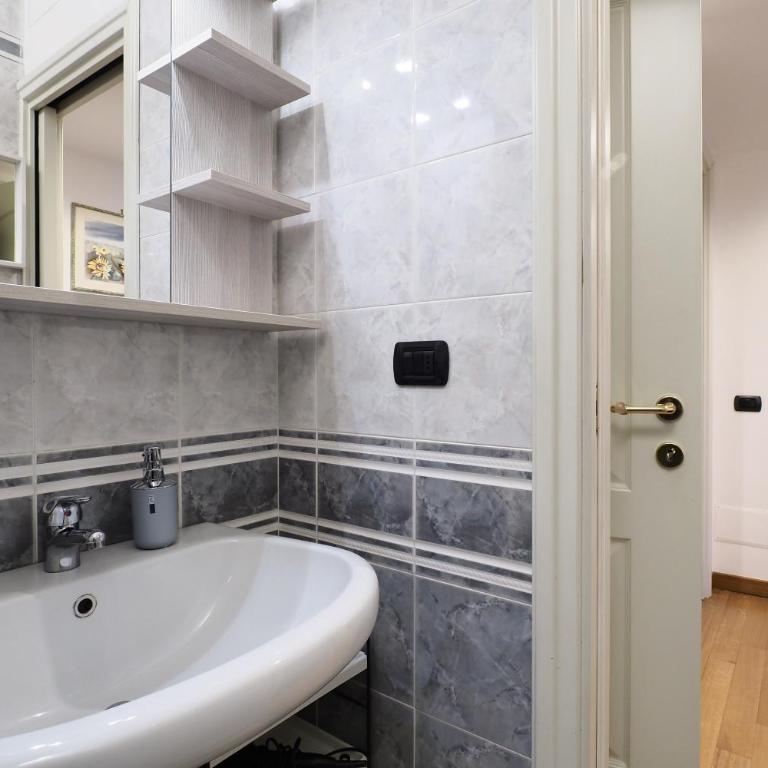 PrimoPiano - Via Pavia - Appartamento con 2 Camere da Letto - 8