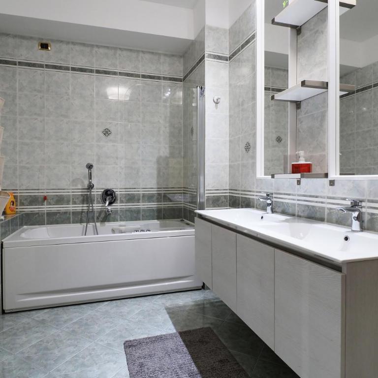 PrimoPiano - Via Pavia - Appartamento con 2 Camere da Letto - 17