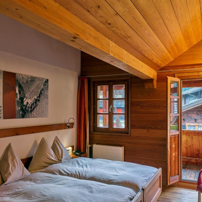 Hotel Glocke - Doppelzimmer mit Balkon - 2