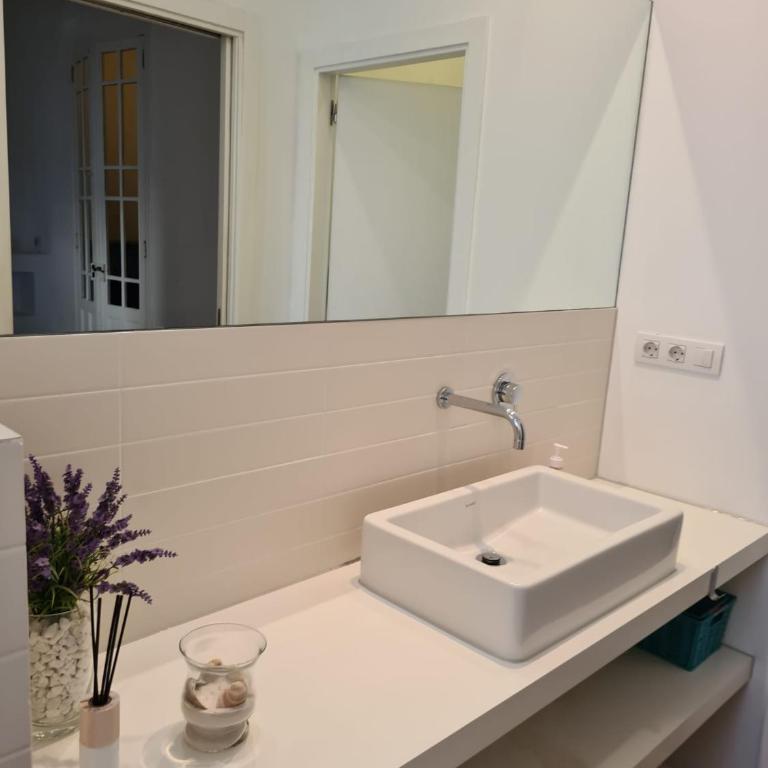 Impresionante apartamento en Ruzafa al lado del mercado - Apartment with Shower - 19