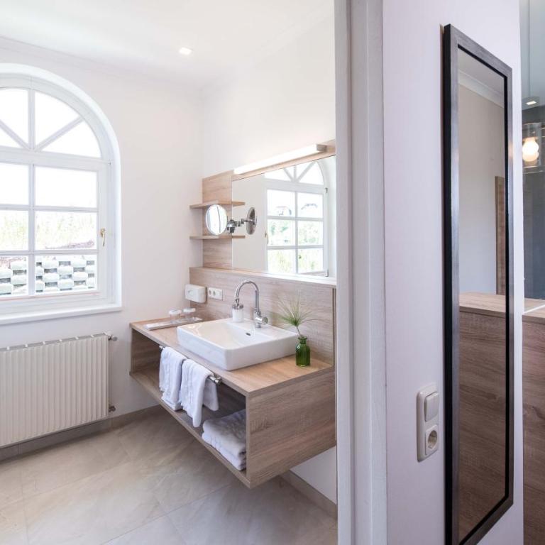 Lust und Laune Hotel am Wörthersee - Suite mit Seeblick und Balkon oder Terrasse - 14