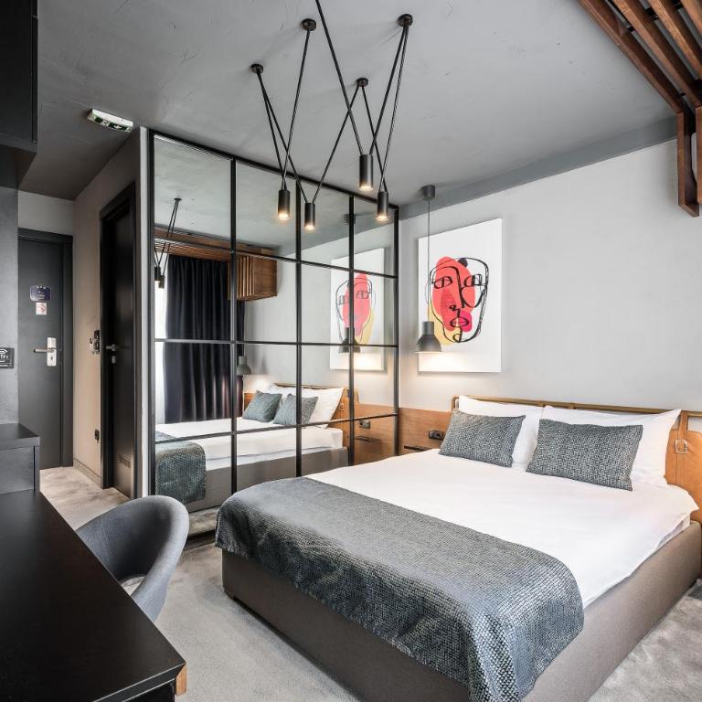 7 Rooms Suites - Dvokrevetna Soba sa Bračnim Krevetom - 2