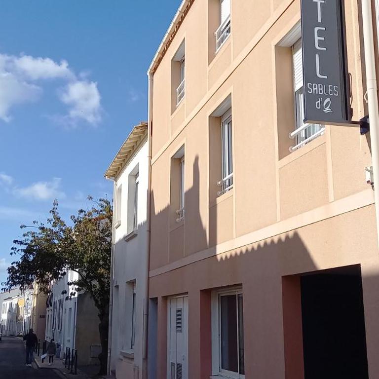 Hôtel SABLES D'O et son restaurant LE 16 BIS - Chambre Double Côté Rue ou Patio - 7