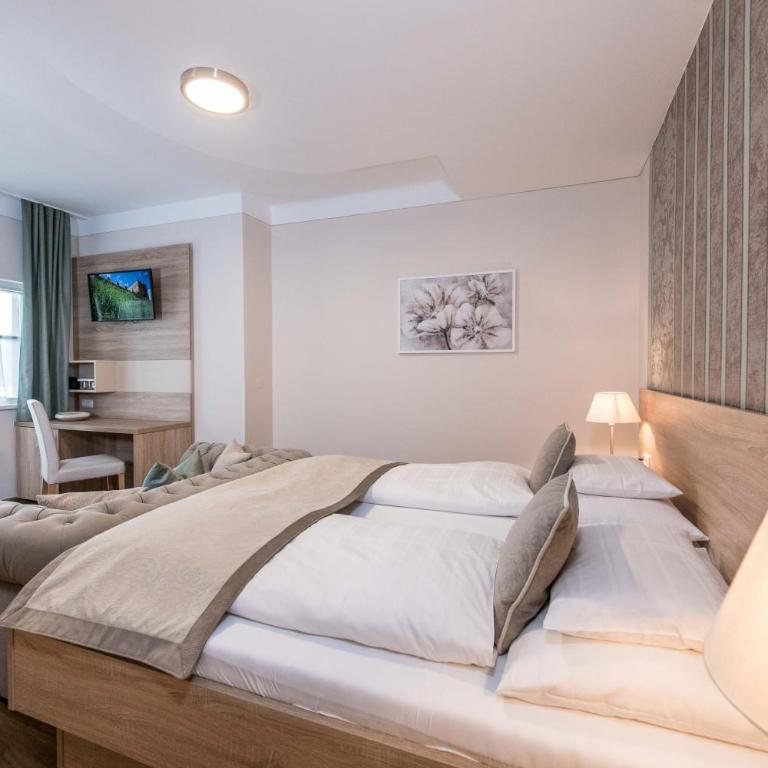 Lust und Laune Hotel am Wörthersee - Doppelzimmer mit Balkon und Gartenblick - 3