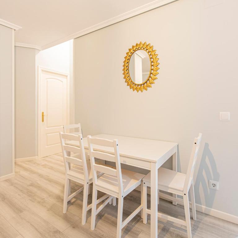 Piso ideal y acogedor junto a Cuzco y Castellana - Two-Bedroom Apartment - 16