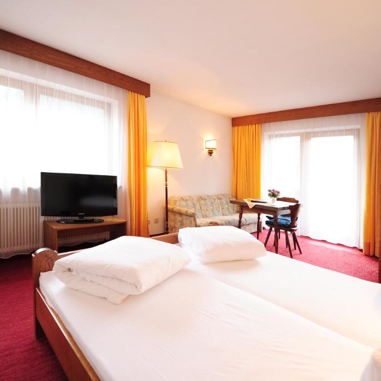 Hotel Garni Lamm - Doppelzimmer mit Bergblick - 1