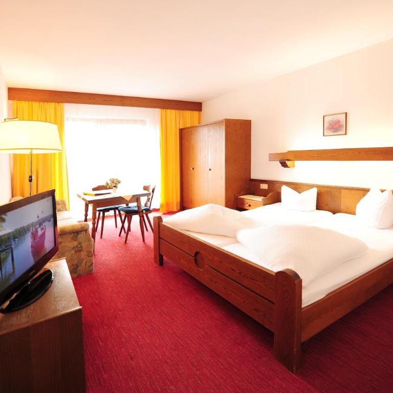 Hotel Garni Lamm - Doppelzimmer mit Bergblick - 2