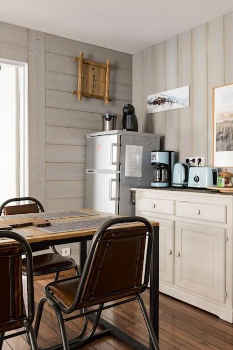 APPARTEMENT CENTRE VILLE WIFI PARKING DRAPS FOURNIS - Appartement 2 Chambres - 13