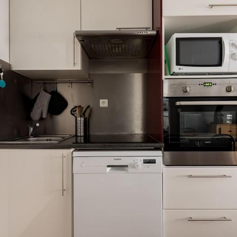 APPARTEMENT CENTRE VILLE WIFI PARKING DRAPS FOURNIS - Appartement 2 Chambres - 35