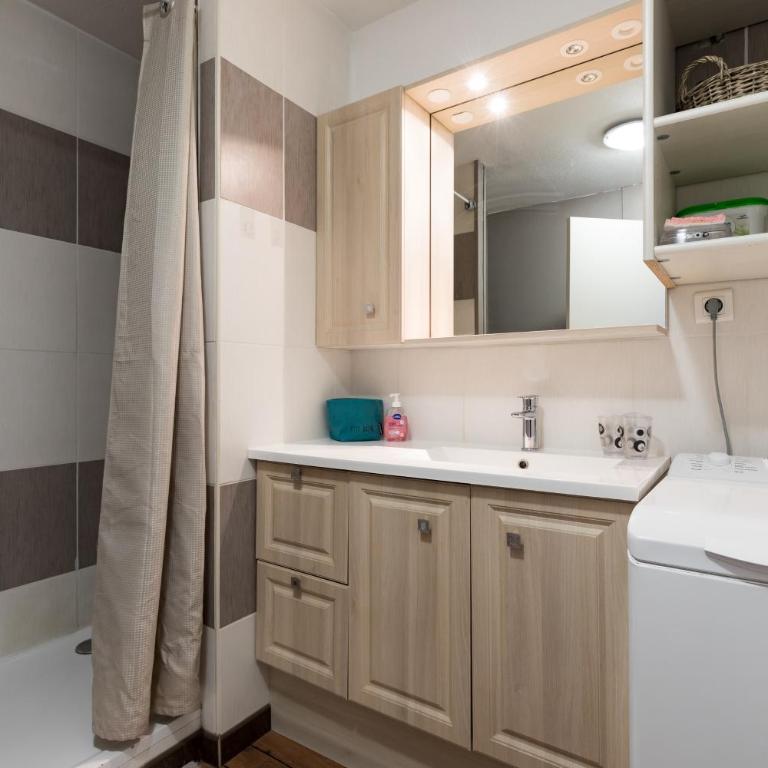APPARTEMENT CENTRE VILLE WIFI PARKING DRAPS FOURNIS - Appartement 2 Chambres - 39