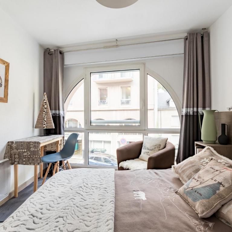 APPARTEMENT CENTRE VILLE WIFI PARKING DRAPS FOURNIS - Appartement 2 Chambres - 18