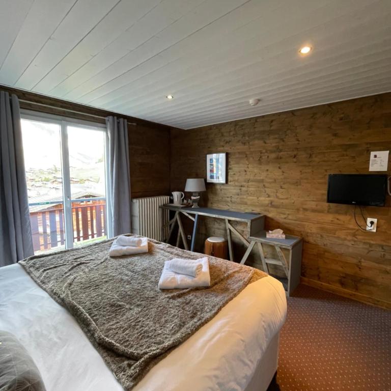 Hôtel La Chaumière - Chambre Double ou Lits Jumeaux Supérieure - Petit-Déjeuner Gratuit - 2