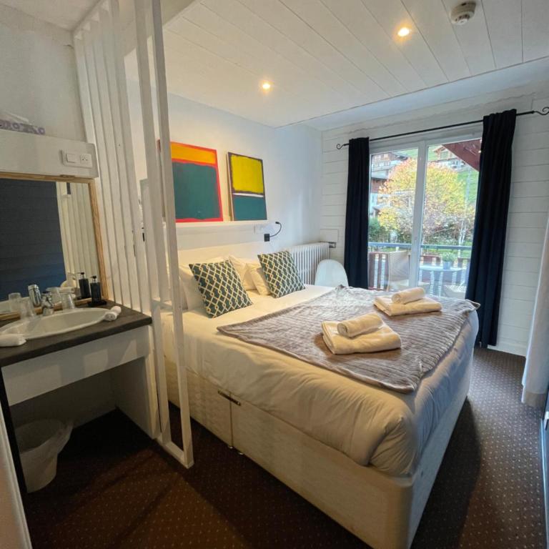 Hôtel La Chaumière - Chambre Double - Petit-Déjeuner Gratuit - 1