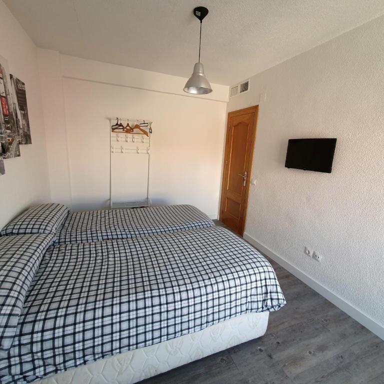 San Francisco - Three-Bedroom Apartment - 20