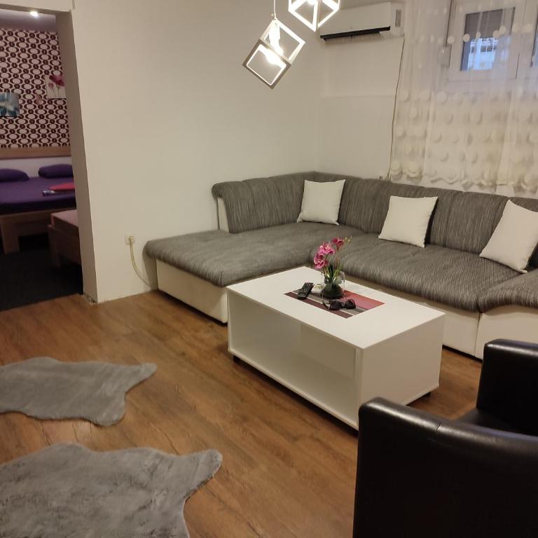 V&J apartments - One-Bedroom Apartment - 16