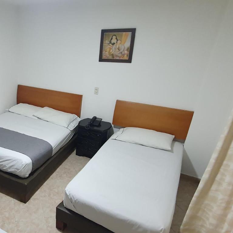 Hotel Gran Imperio - Habitación Cuádruple Estándar - 3
