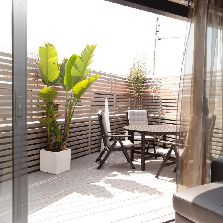 Dalia Ramblas - Suite with Balcony - 1