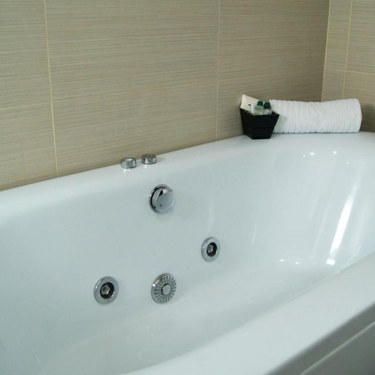Aw Hotel Puerta de San Antonio - Habitación Doble Deluxe - 1