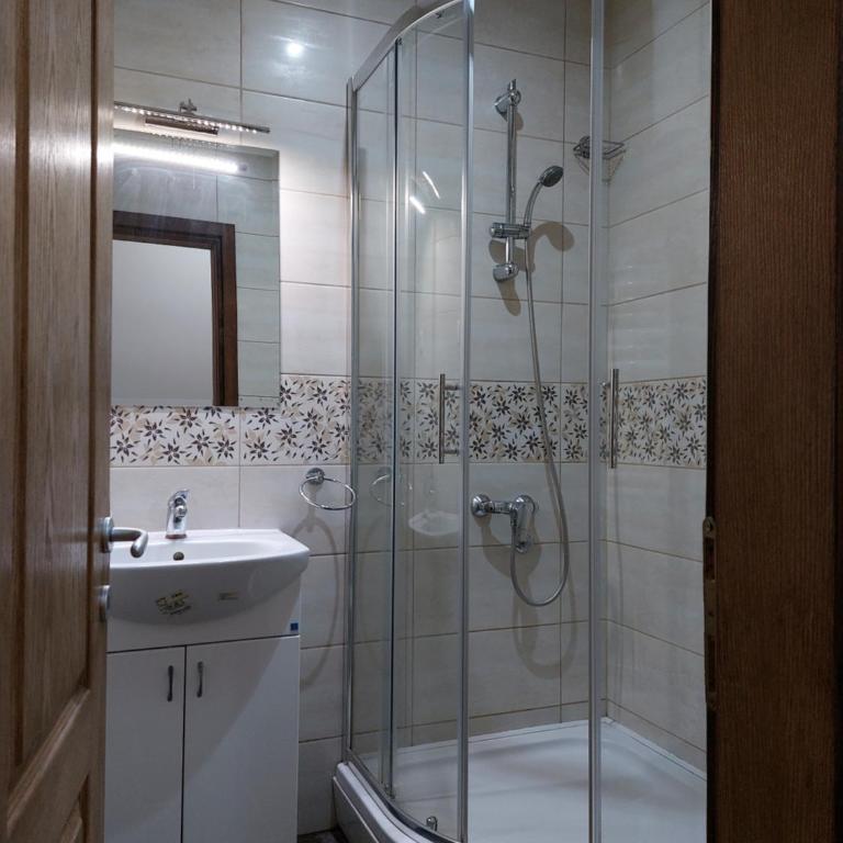 Apartmani Radulović - Apartment with Garden View - 11