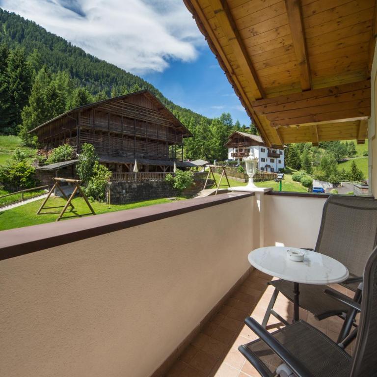 Hotel Albion Mountain Spa Resort Dolomites - Camera Matrimoniale con Balcone - 2