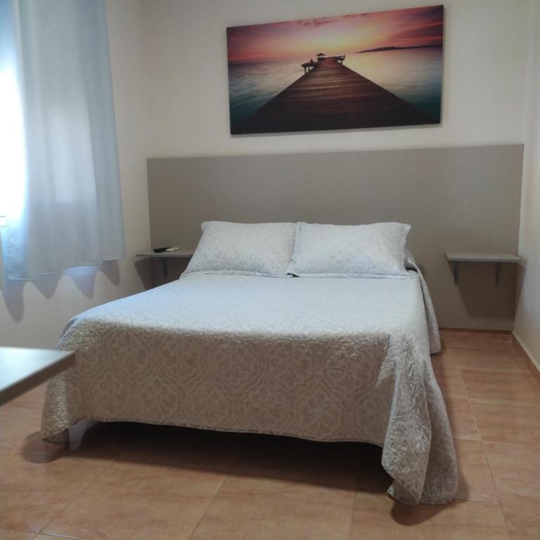 Las Rosas - Double Room with Private Bathroom - 1