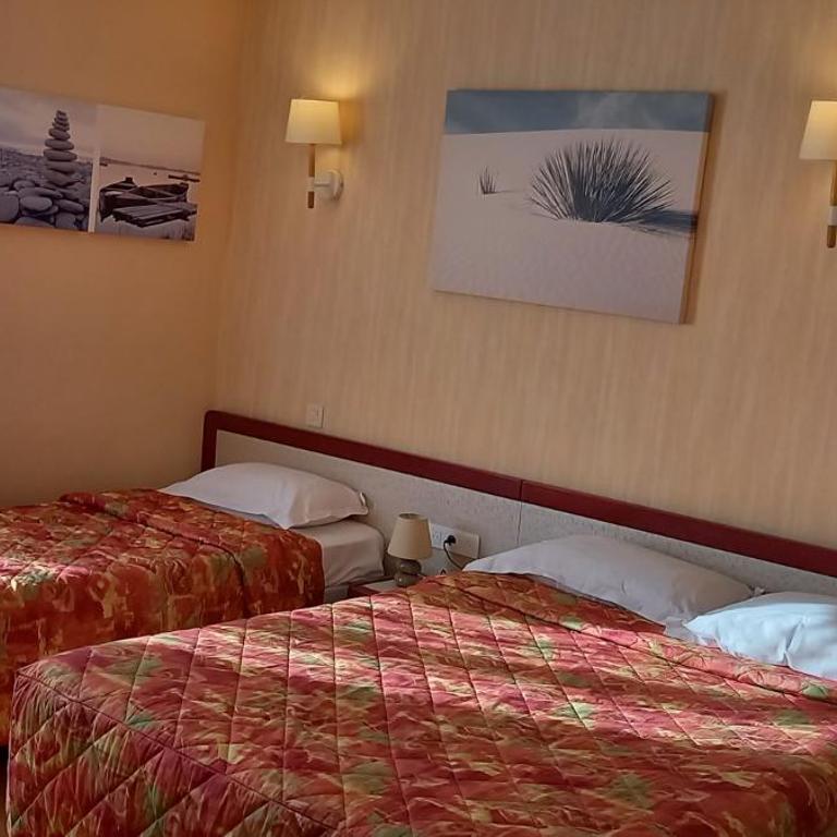 Hôtel SABLES D'O et son restaurant LE 16 BIS - Chambre Triple - 4
