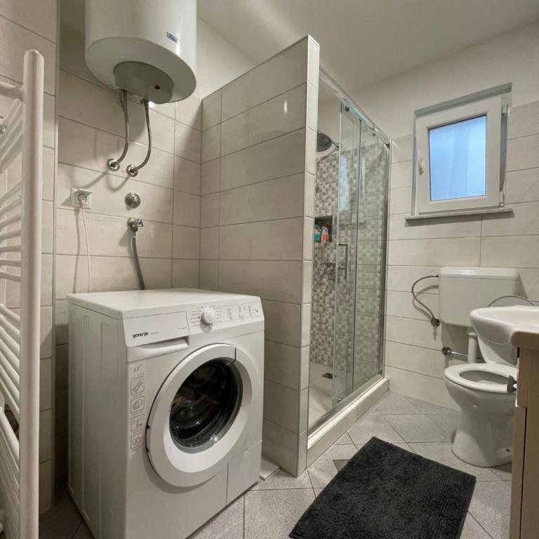 Sunny Garden Apartment - One-Bedroom Apartment - 14