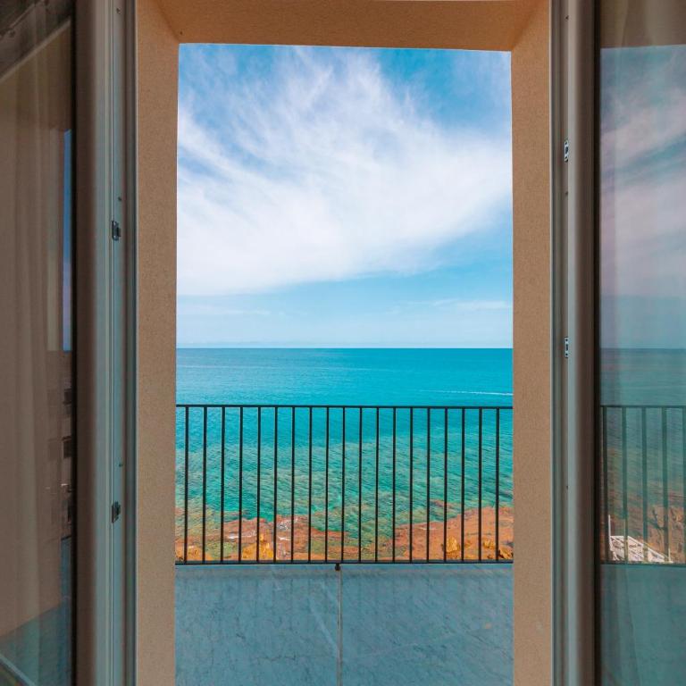Suite Bordonaro Luxury Apartments - Appartamento con Vista Mare - 3