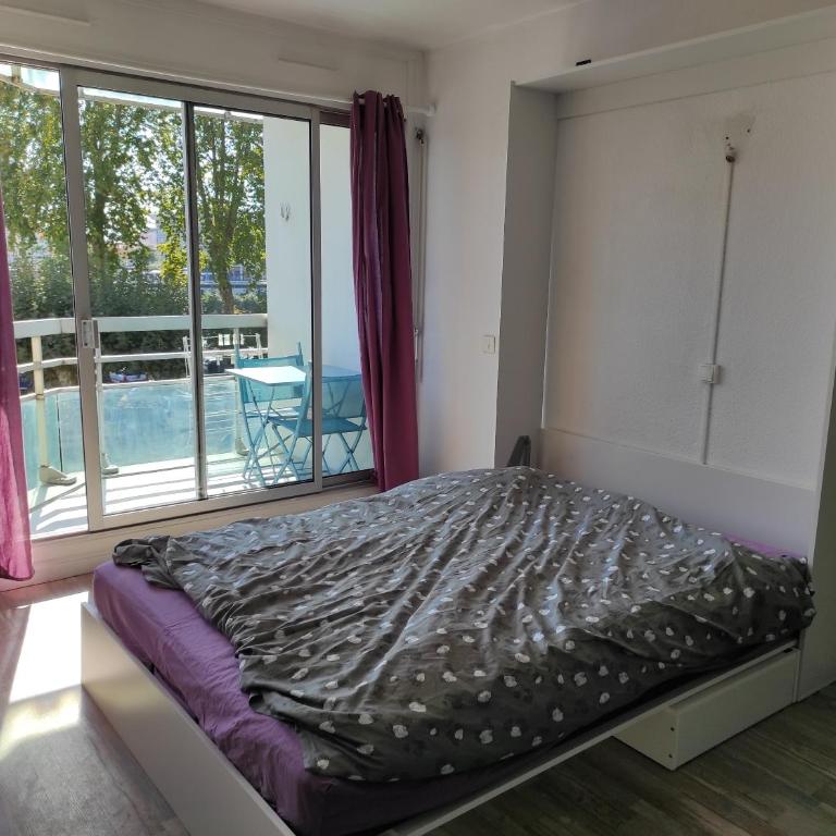 joli studio vu sur l adour dans résidence calme - Appartement 1 Chambre - 1