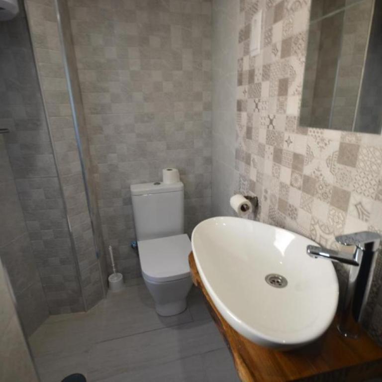 Hostal La Palmera - Habitación Doble Deluxe con balcón - 5