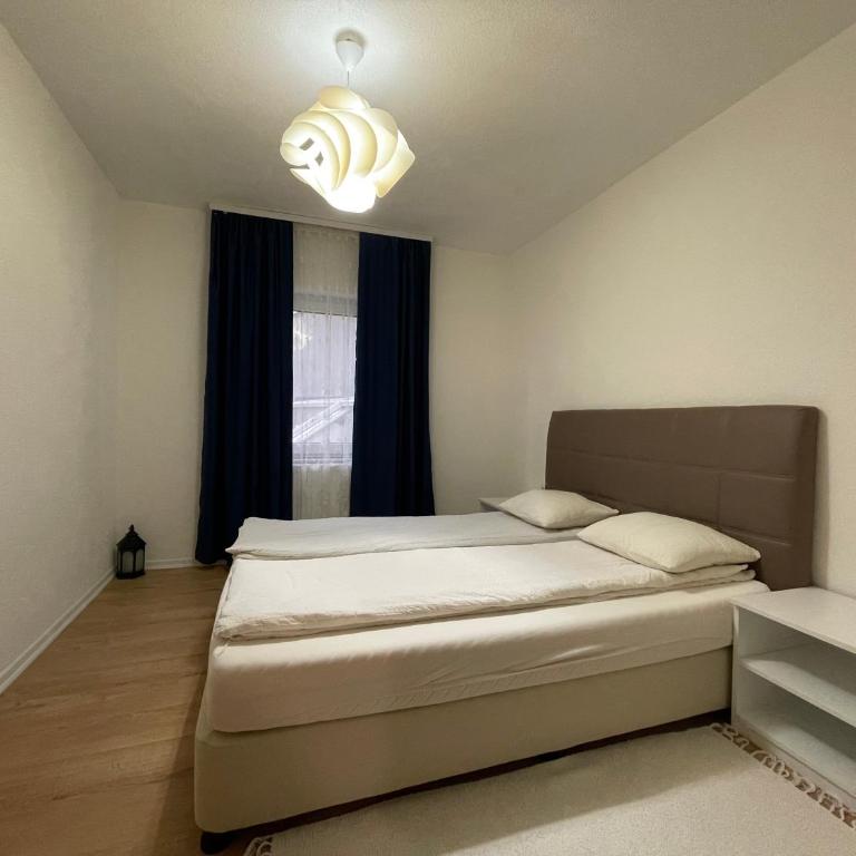 Sunny Garden Apartment - One-Bedroom Apartment - 9