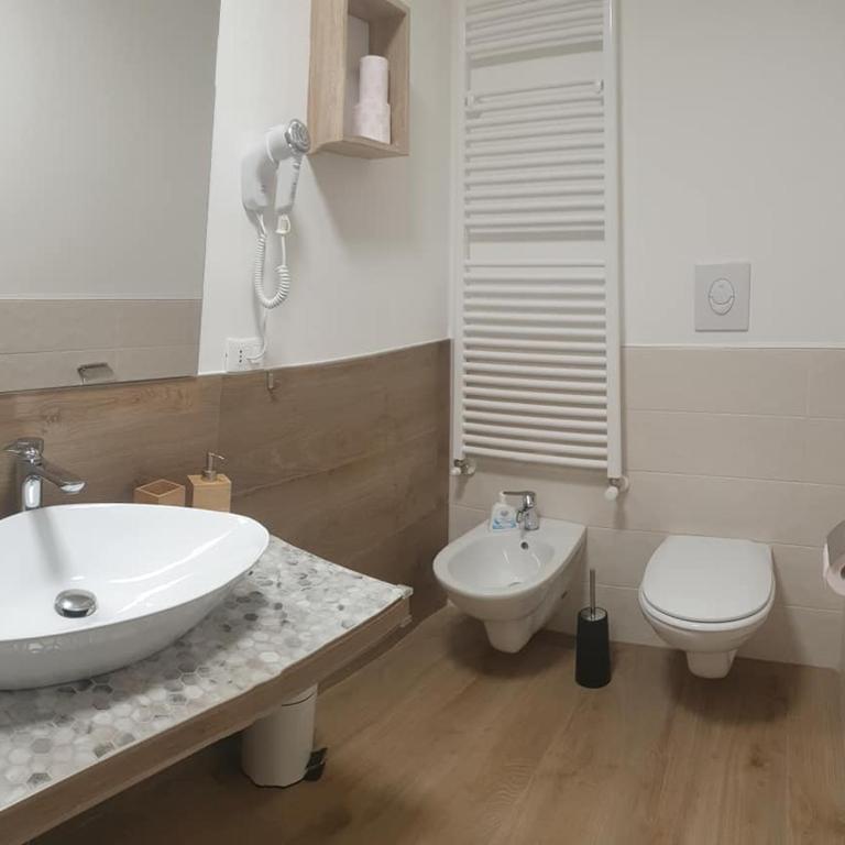 B&B La casa di Ale - Camera Matrimoniale con Bagno Privato - 14