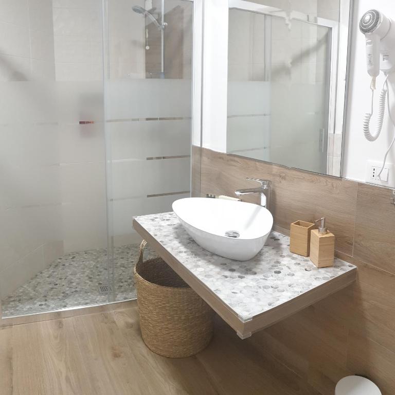 B&B La casa di Ale - Camera Matrimoniale con Bagno Privato - 15