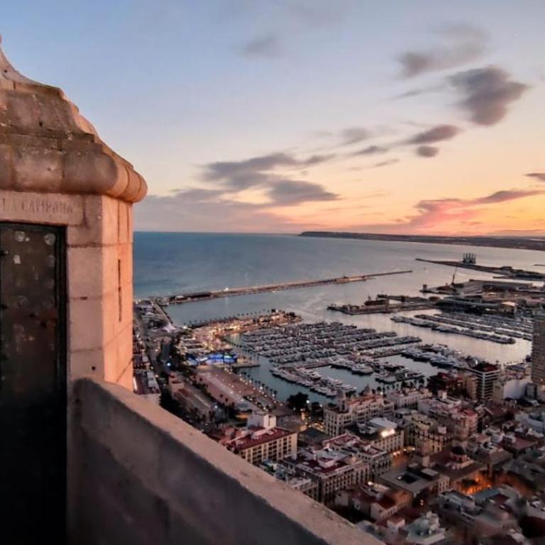 Donoso Cortes Apartment - Alicante - Two-Bedroom Apartment - 7