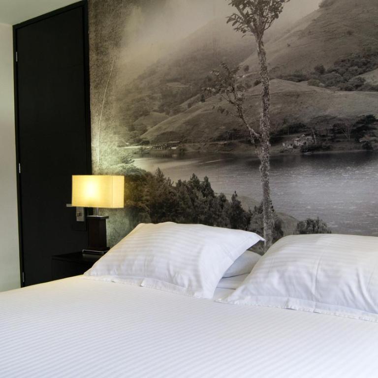 Aw Hotel Puerta de San Antonio - Twin Room with two single beds - 2