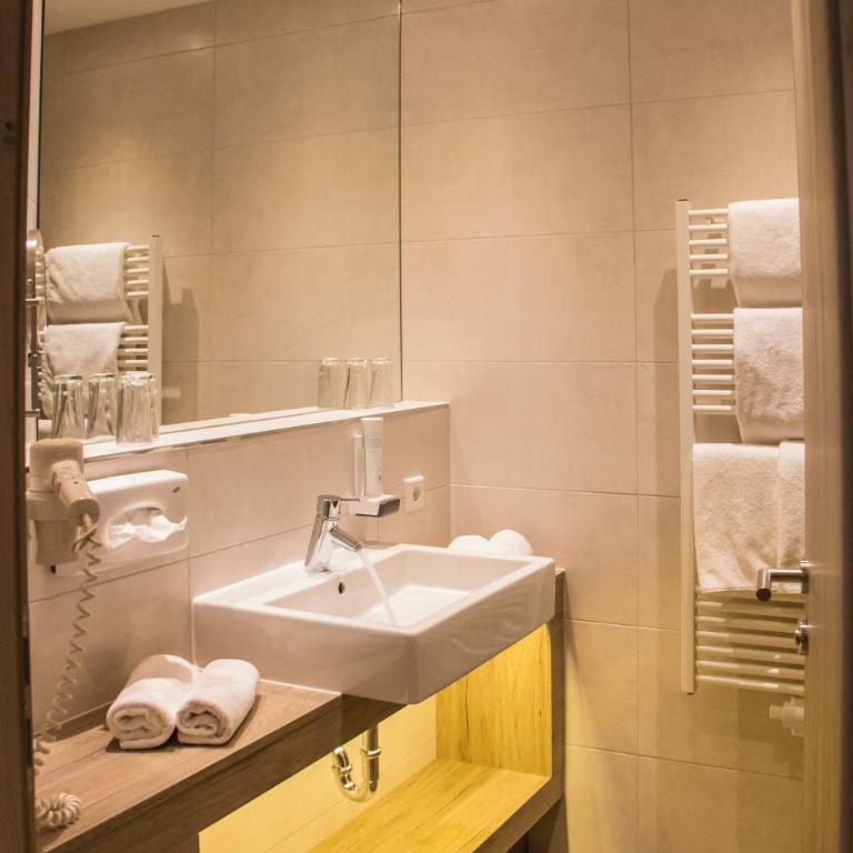 Hotel am Reiterkogel - Familiensuite mit 2 Schlafzimmern - 3