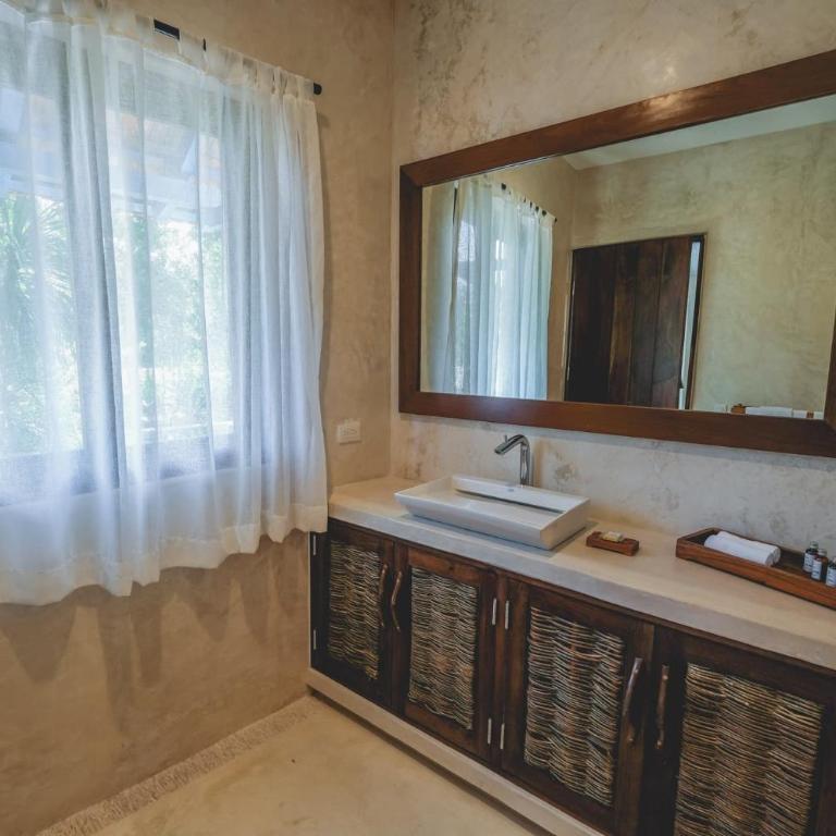 Wakax Hacienda - Cenote & Boutique Hotel - Small Luxury Hotels of the World - Suite Doble Deluxe - 2