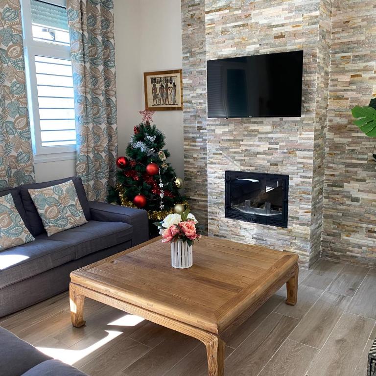 Duplex de lujo en la playa , jacuzzy, piscina, chimenea y padel - Duplex Apartment - 85
