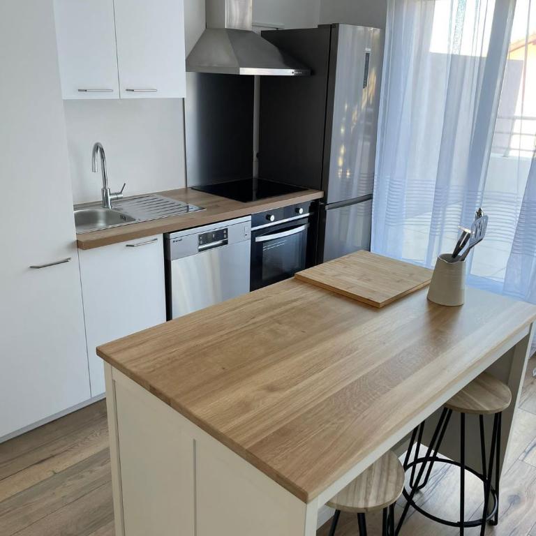 Superbe appartement au calme avec vue sur le Lac. - Apartamento de 1 dormitorio - 12