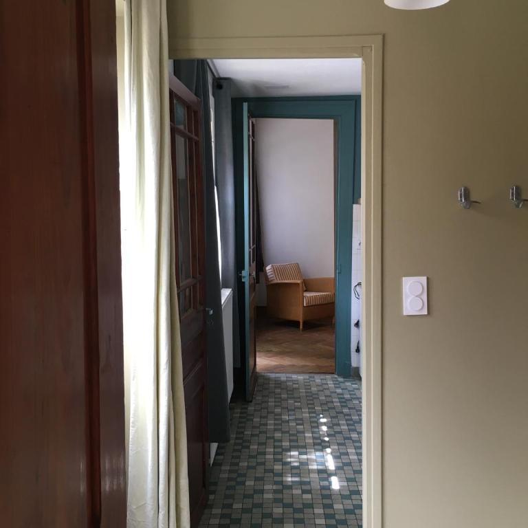 Charmant appartement sur cour, Le Cerisier - One-Bedroom Apartment - 10