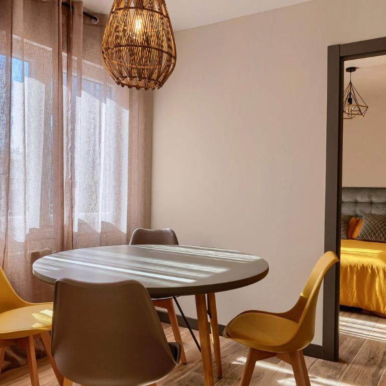 Vivienda Turística de Diseño Elegante - Two-Bedroom Apartment - 11