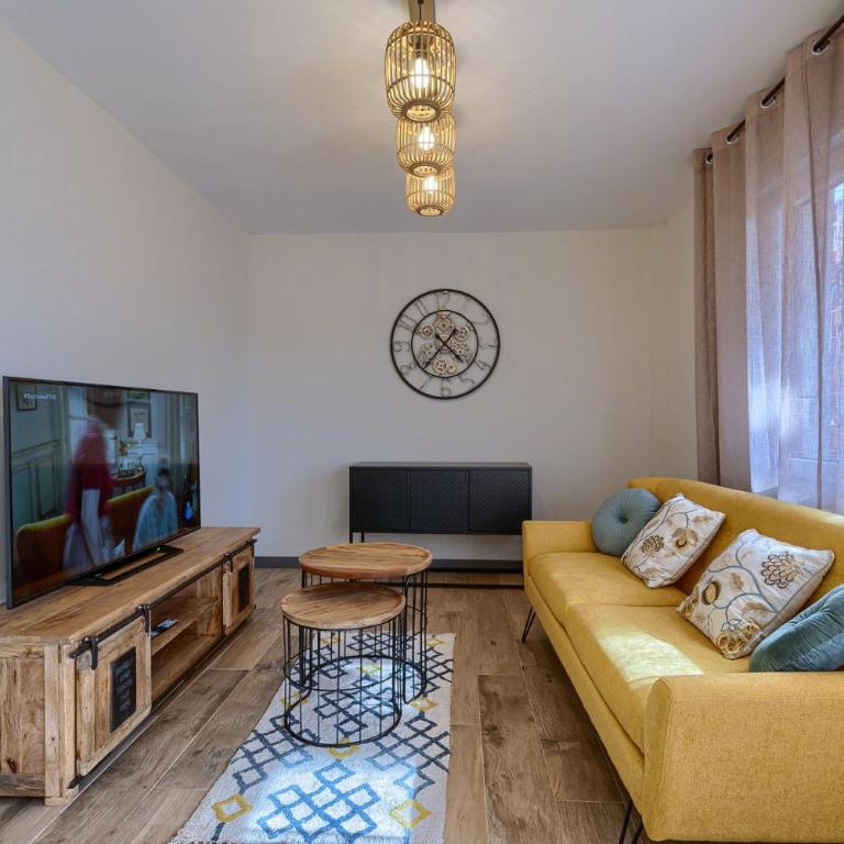 Vivienda Turística de Diseño Elegante - Two-Bedroom Apartment - 19