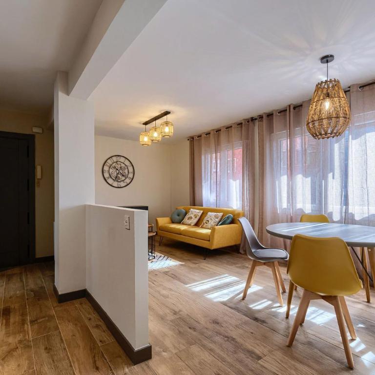 Vivienda Turística de Diseño Elegante - Two-Bedroom Apartment - 21
