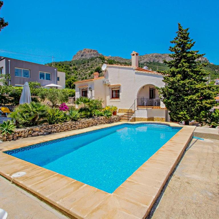 Laura-29A - pretty holiday property with garden and private pool in Calpe - Casa de 4 dormitorios - 1