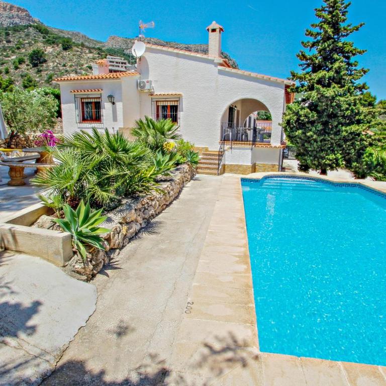 Laura-29A - pretty holiday property with garden and private pool in Calpe - Casa de 4 dormitorios - 2