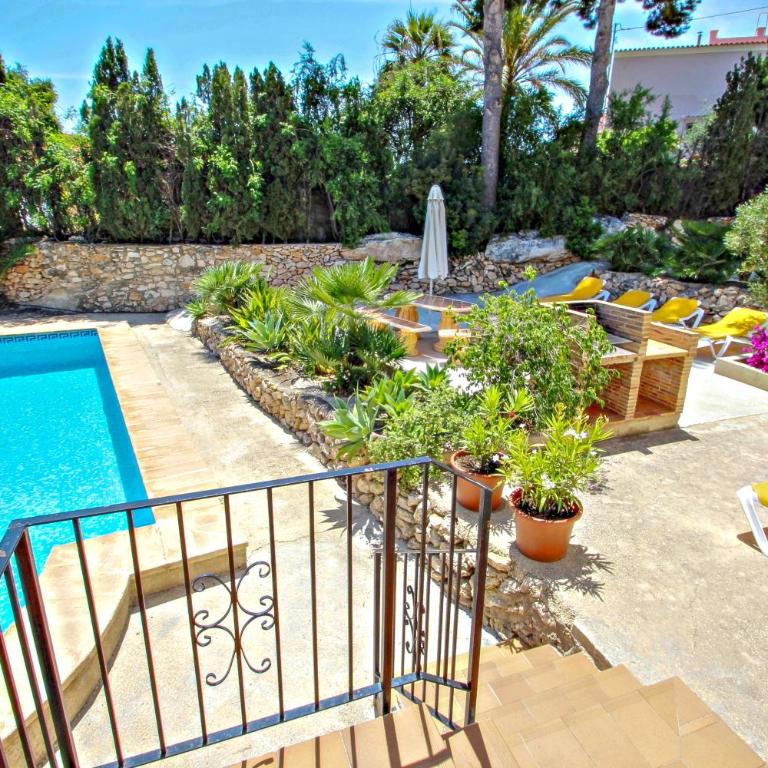 Laura-29A - pretty holiday property with garden and private pool in Calpe - Casa de 4 dormitorios - 9
