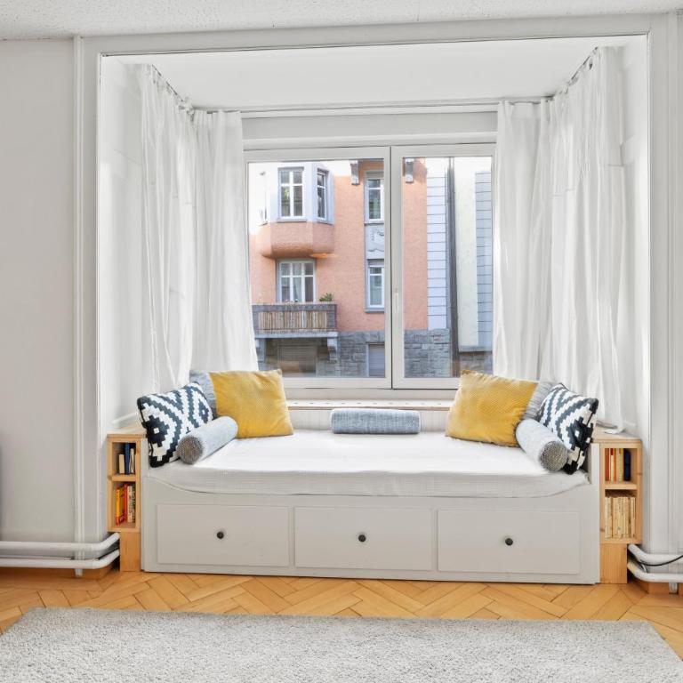 Modern & Central Apartments - Apartment - 2