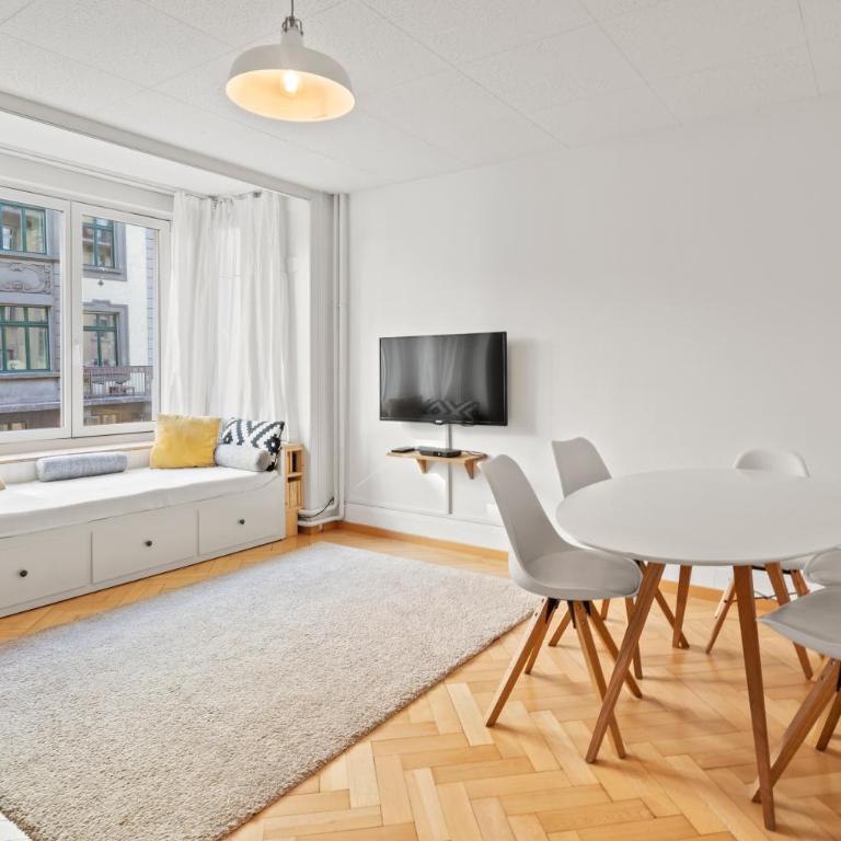 Modern & Central Apartments - Apartment - 4